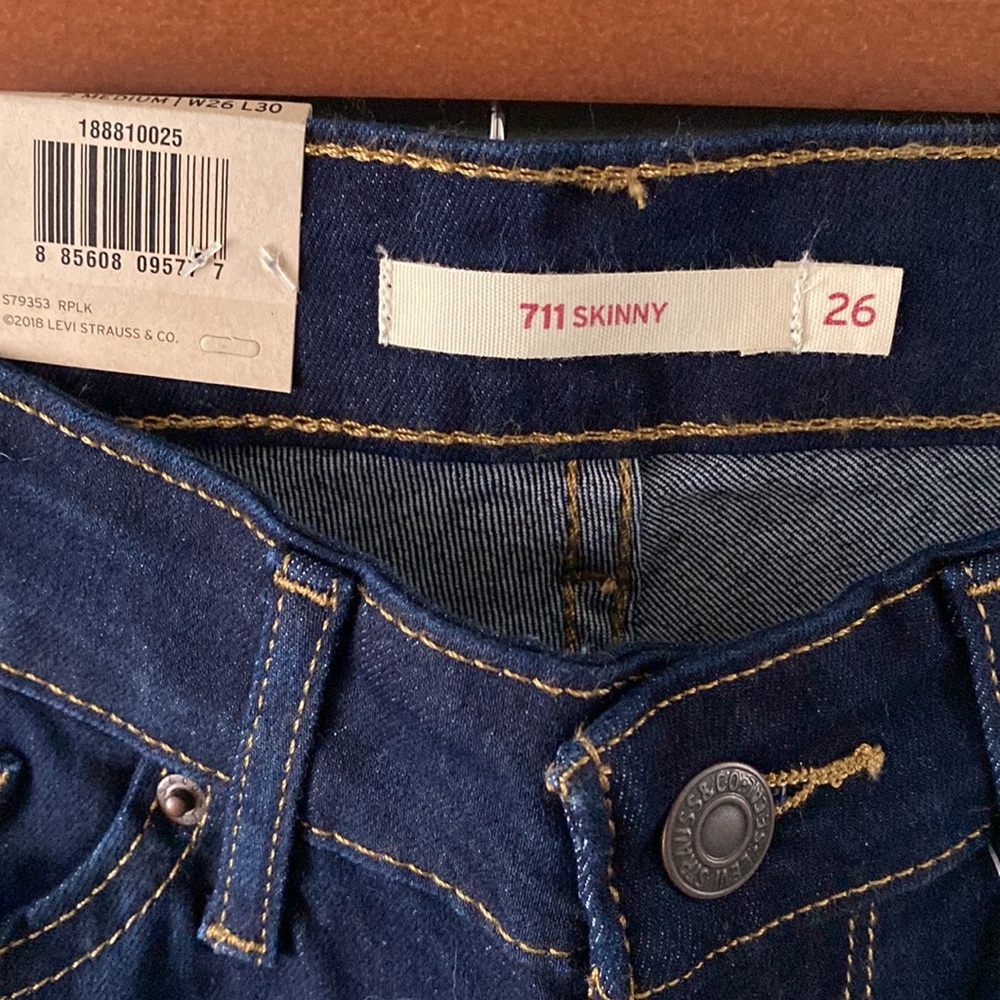 πHPπ NWT Leviβs 711 Skinnyβ¨ Size 26 - Picture 2 of 7